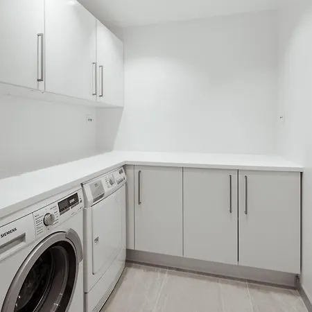 Modern House With Two Bathrooms And Two Bedrooms, Renovated In 2022 Сasa de vacaciones Bergen