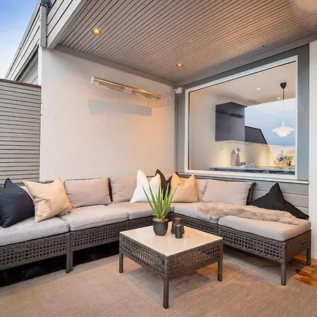 Modern House With Two Bathrooms And Two Bedrooms, Renovated In 2022 *